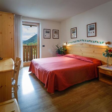 Hotel La Locanda Pinzolo Exterior photo