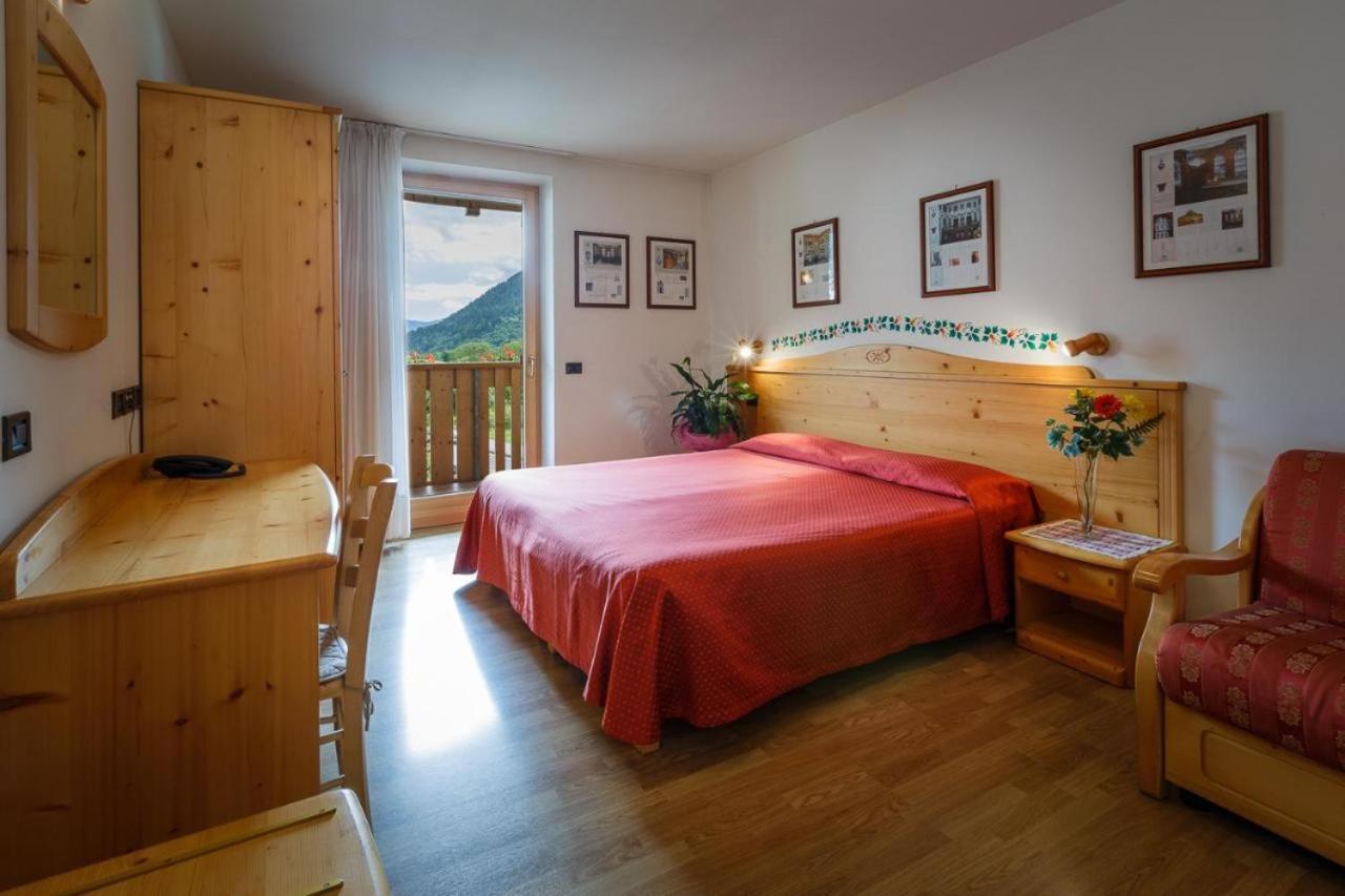 Hotel La Locanda Pinzolo Exterior photo