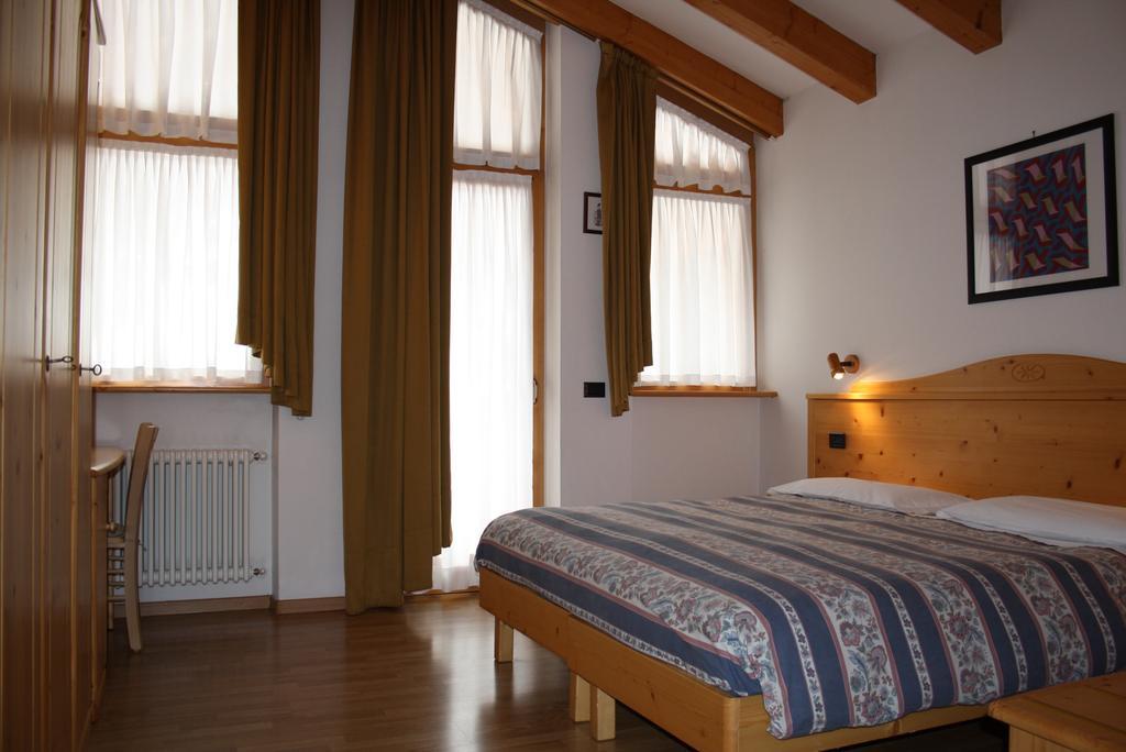 Hotel La Locanda Pinzolo Exterior photo