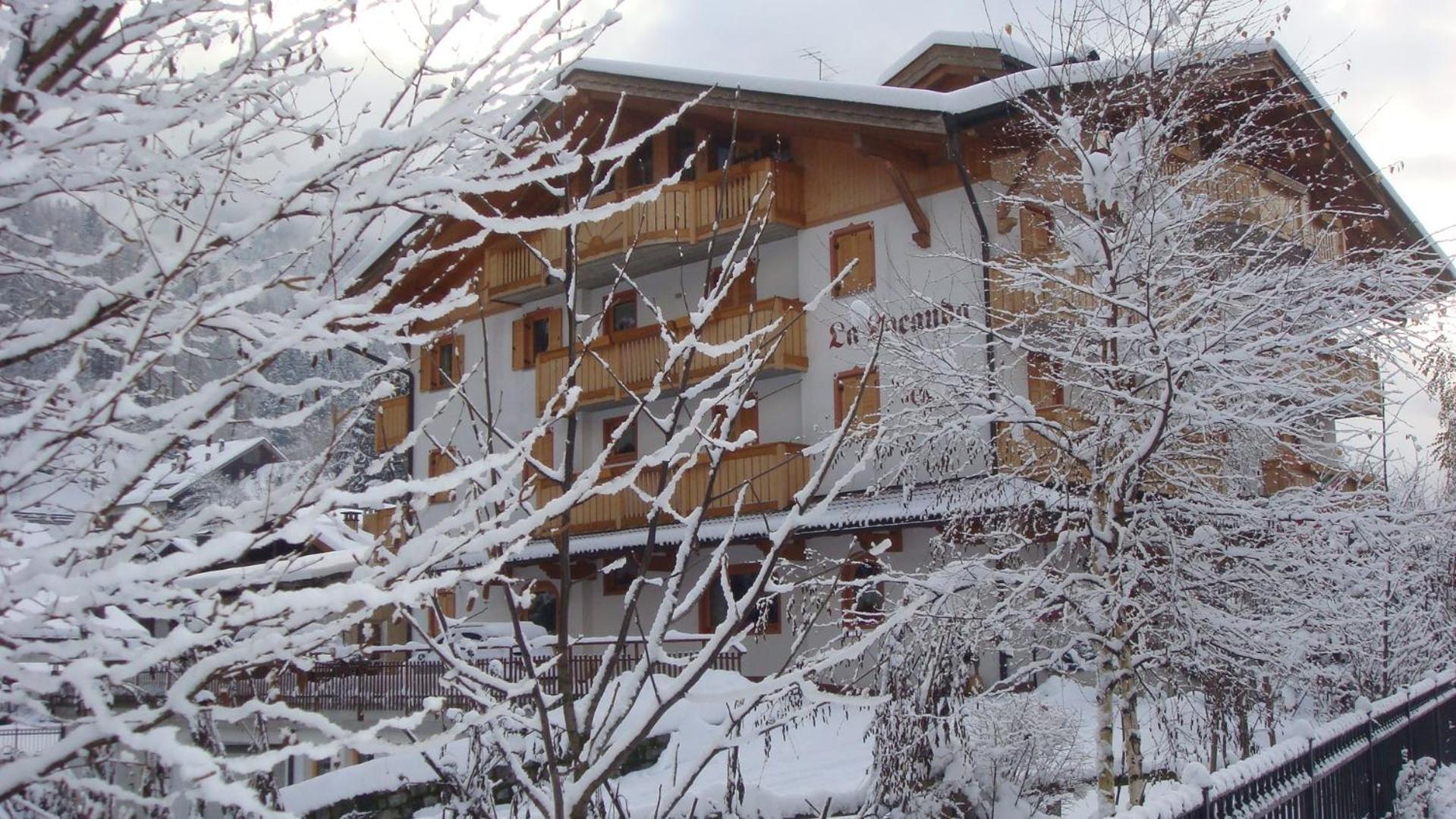 Hotel La Locanda Pinzolo Exterior photo