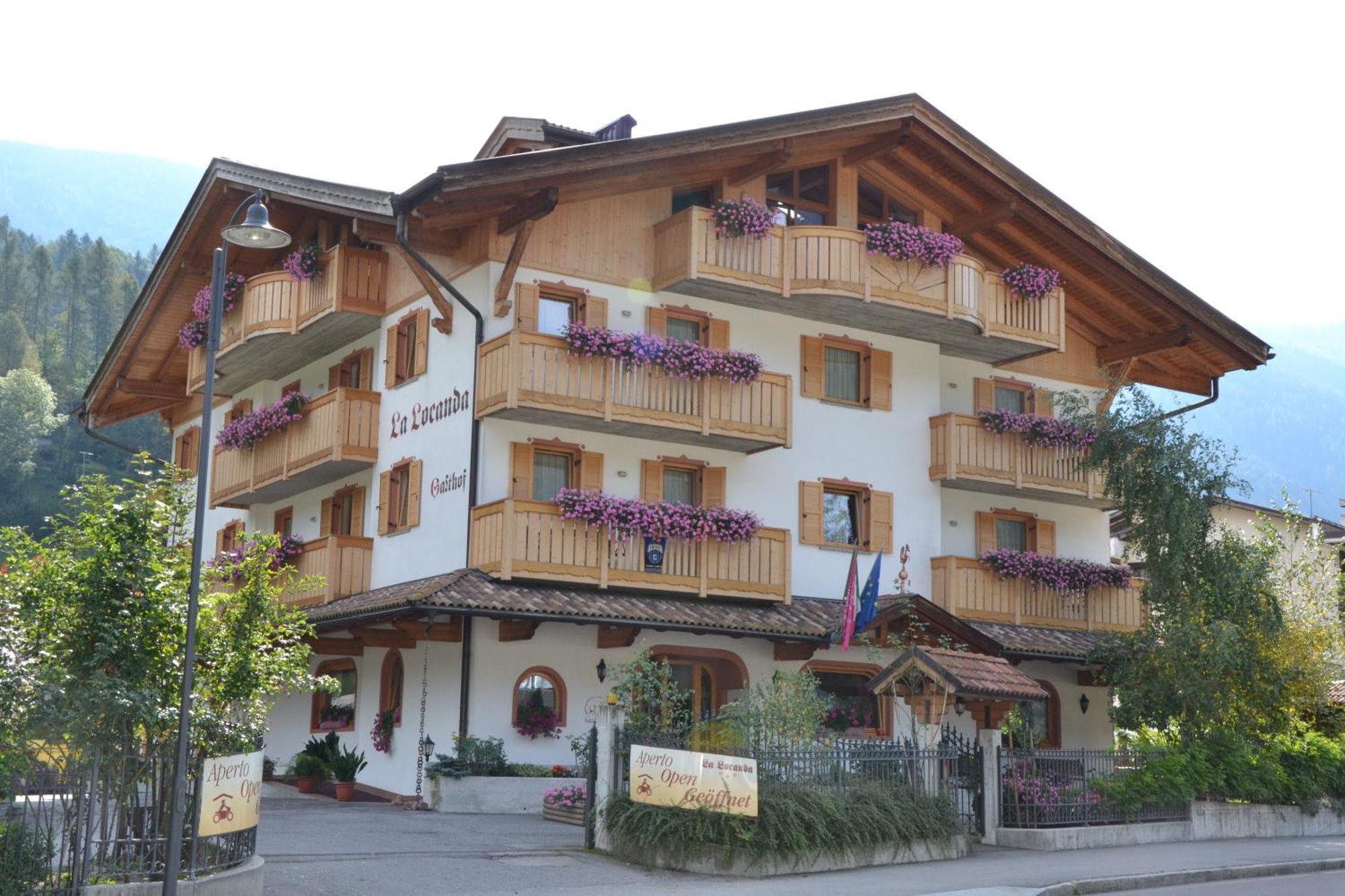 Hotel La Locanda Pinzolo Exterior photo