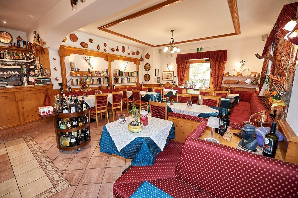 Hotel La Locanda Pinzolo Exterior photo